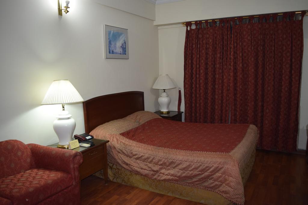 Carlton Tower Hotel Lahore Zimmer foto